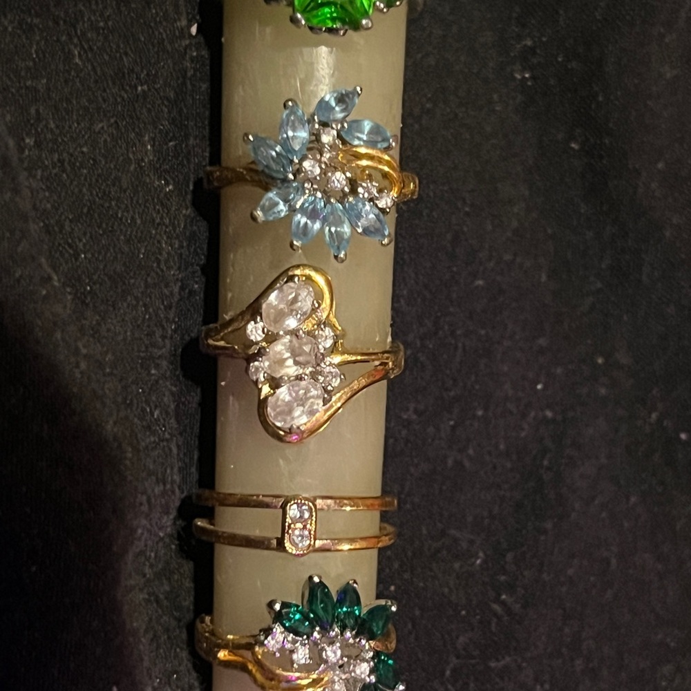 Costume jewelry Elegant Gold and Gemstone Rings Set